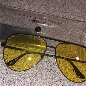 QUAY x DESI PERKINS SAHARA yellow shades